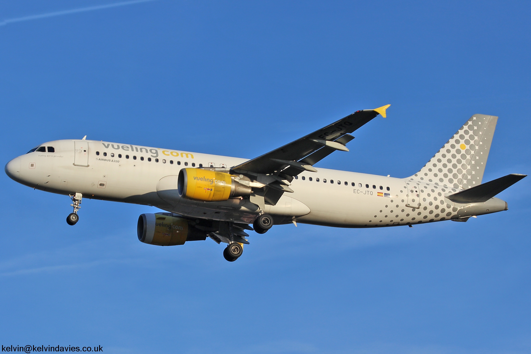 Vueling Airlines A320 EC-JTQ