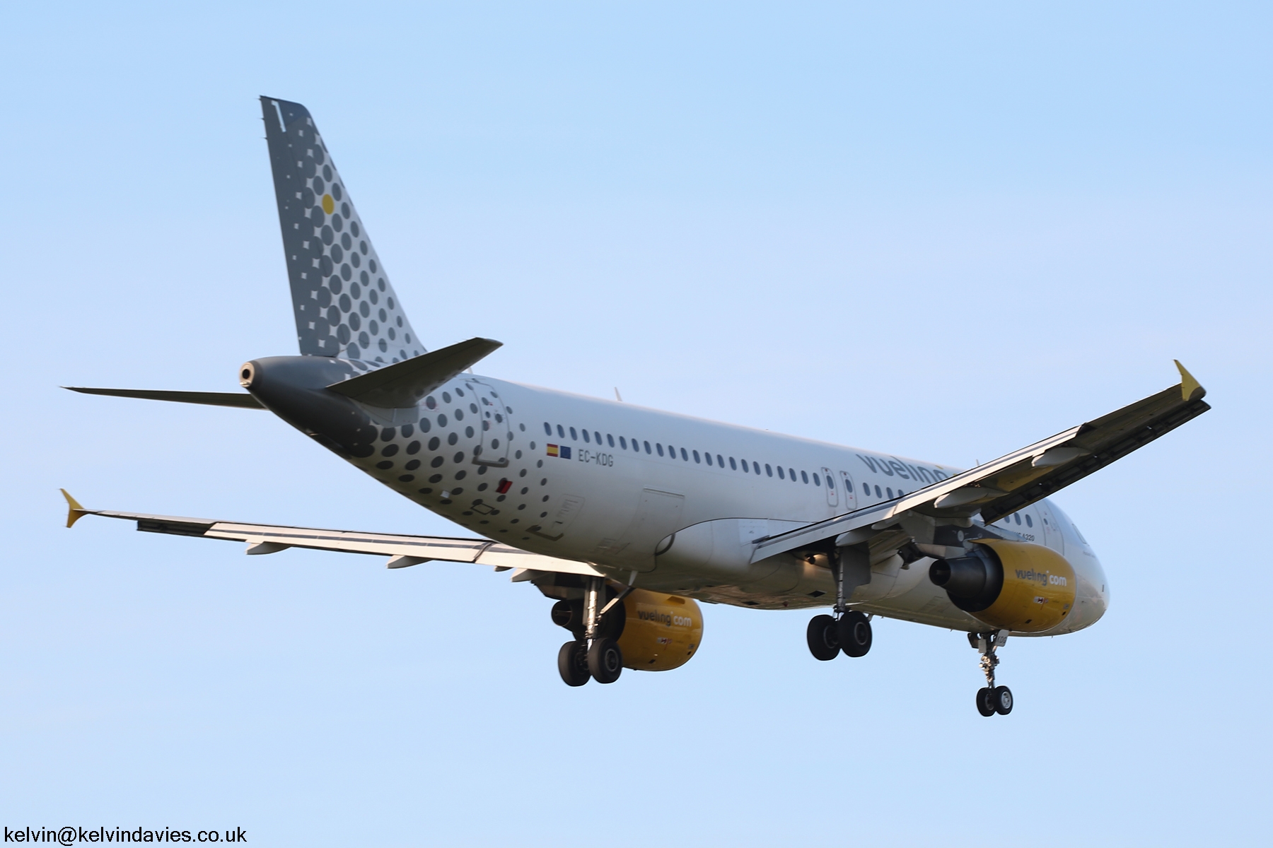 Vueling Airlines A320 EC-KDG