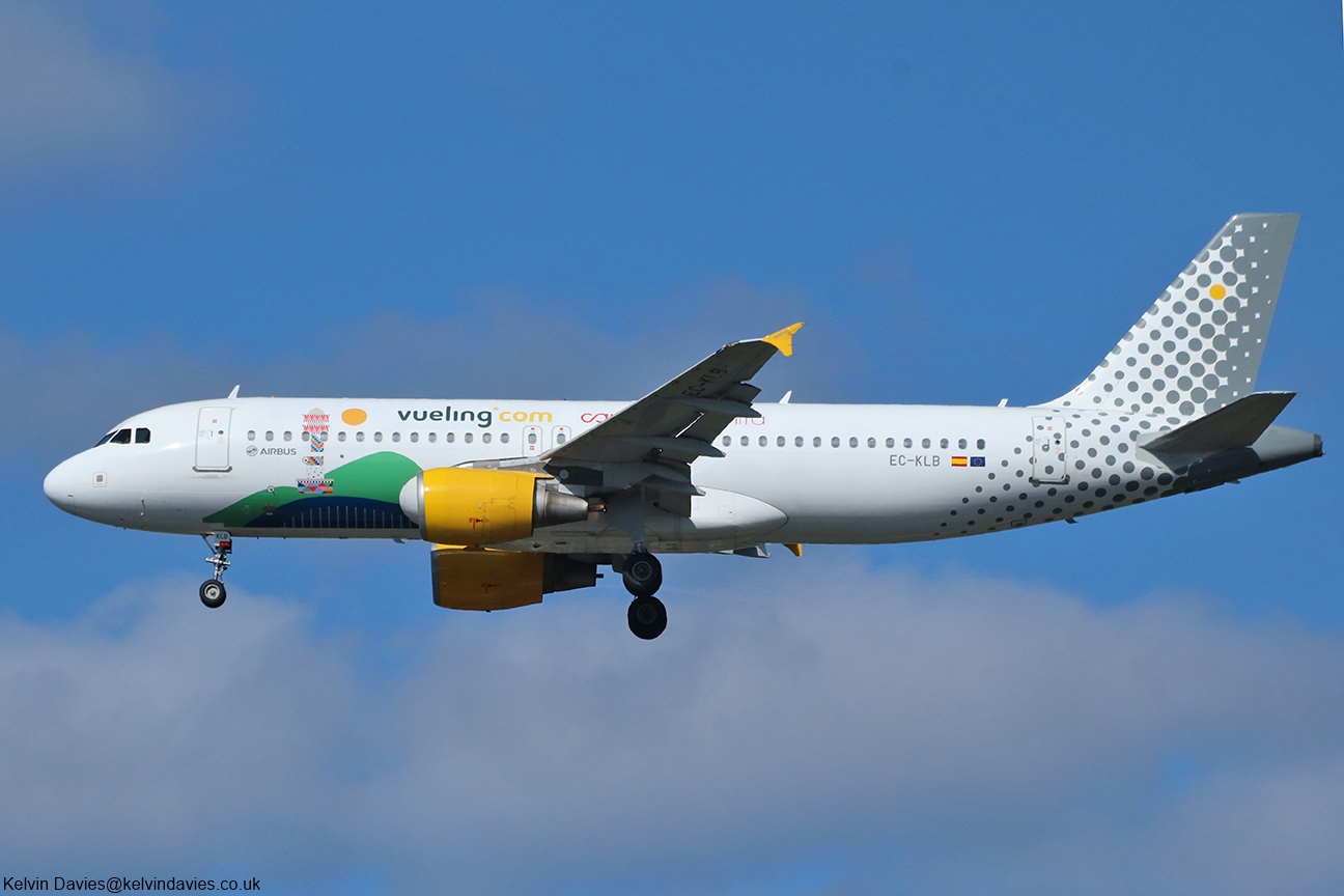 Vueling Airlines A320 EC-KLB