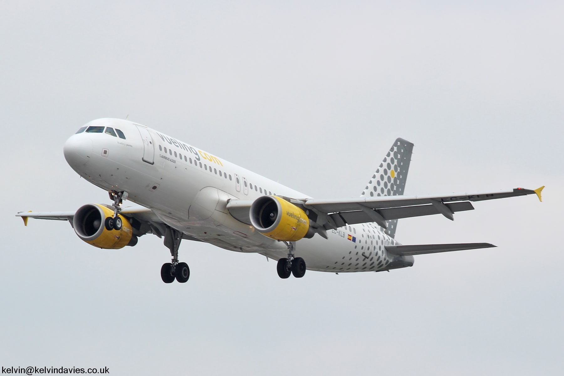 Vueling Airlines A320 EC-KLB