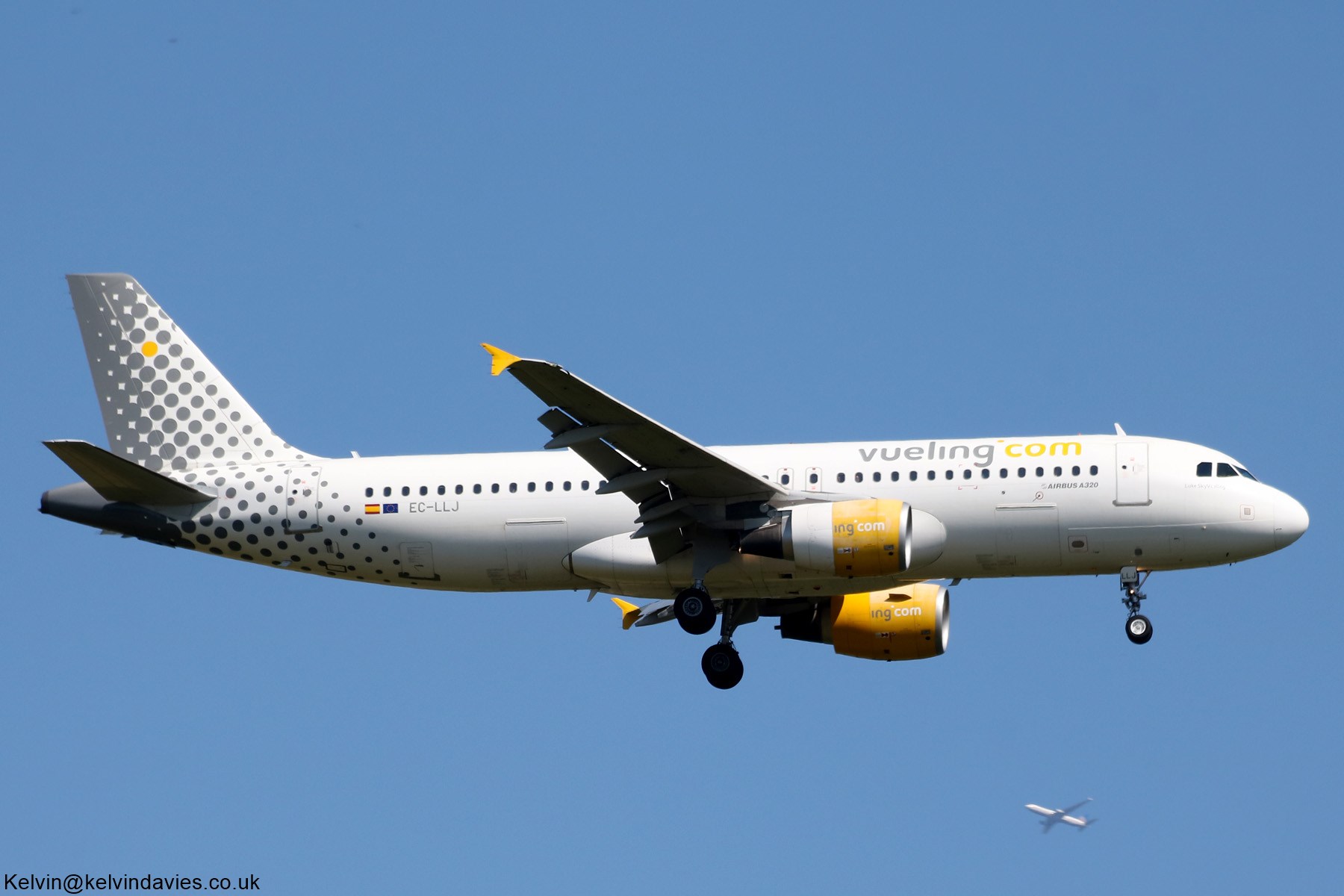 Vueling Airlines A320 EC-LLJ