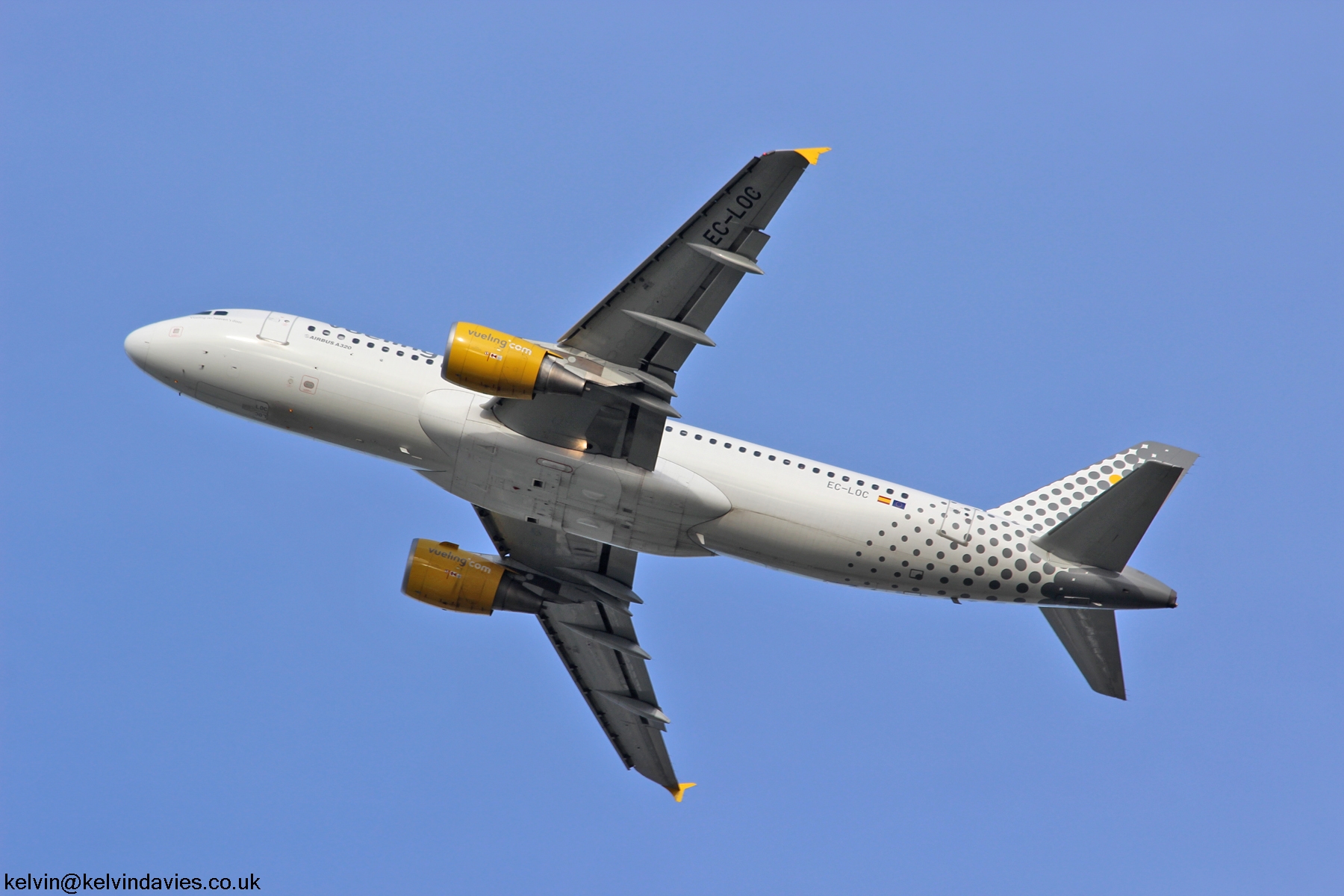 Vueling Airlines A320 EC-LOC