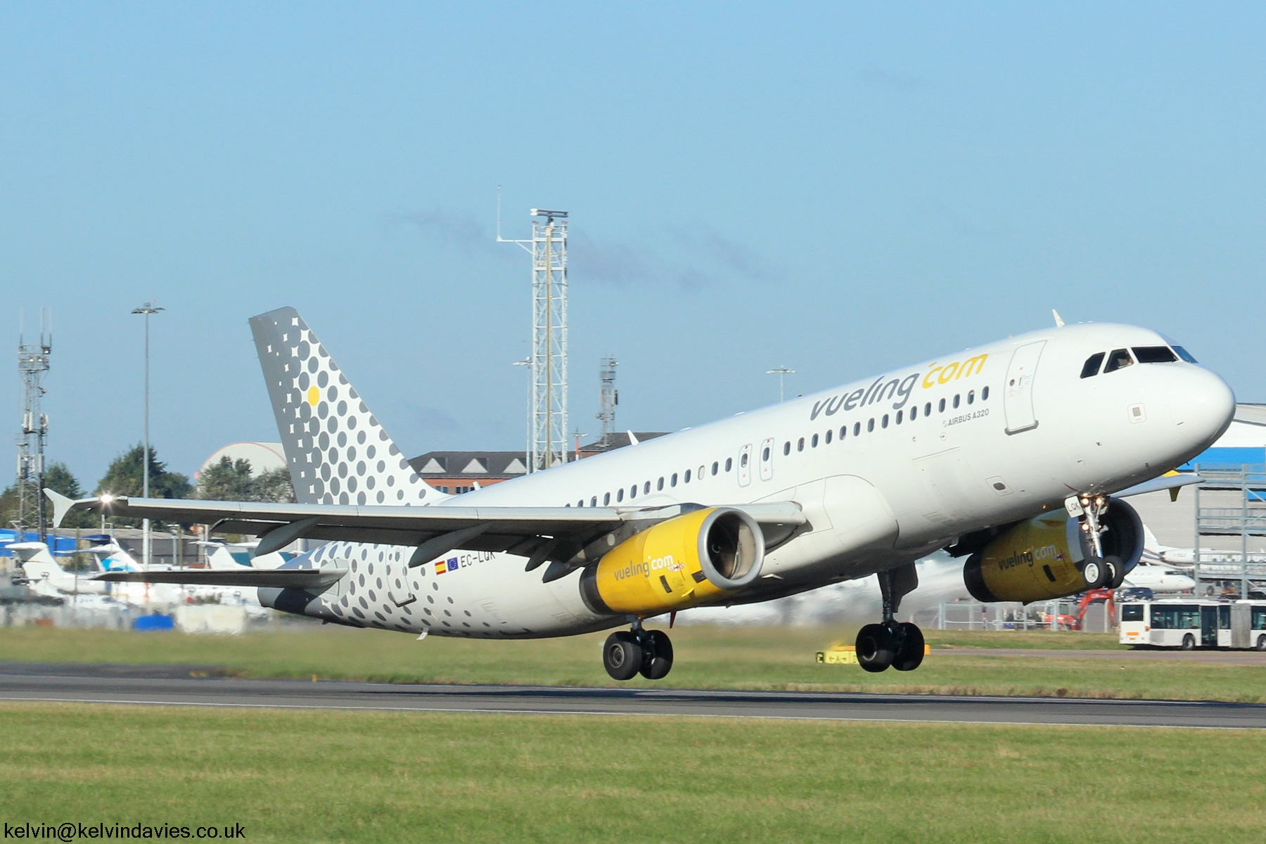 Vueling Airlines A320 EC-LQK