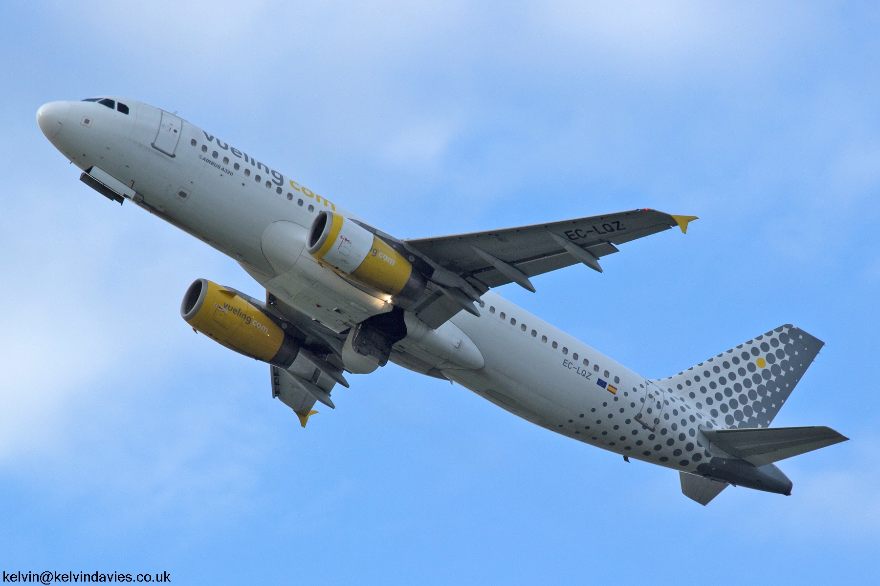 Vueling Airlines A320 EC-LQZ