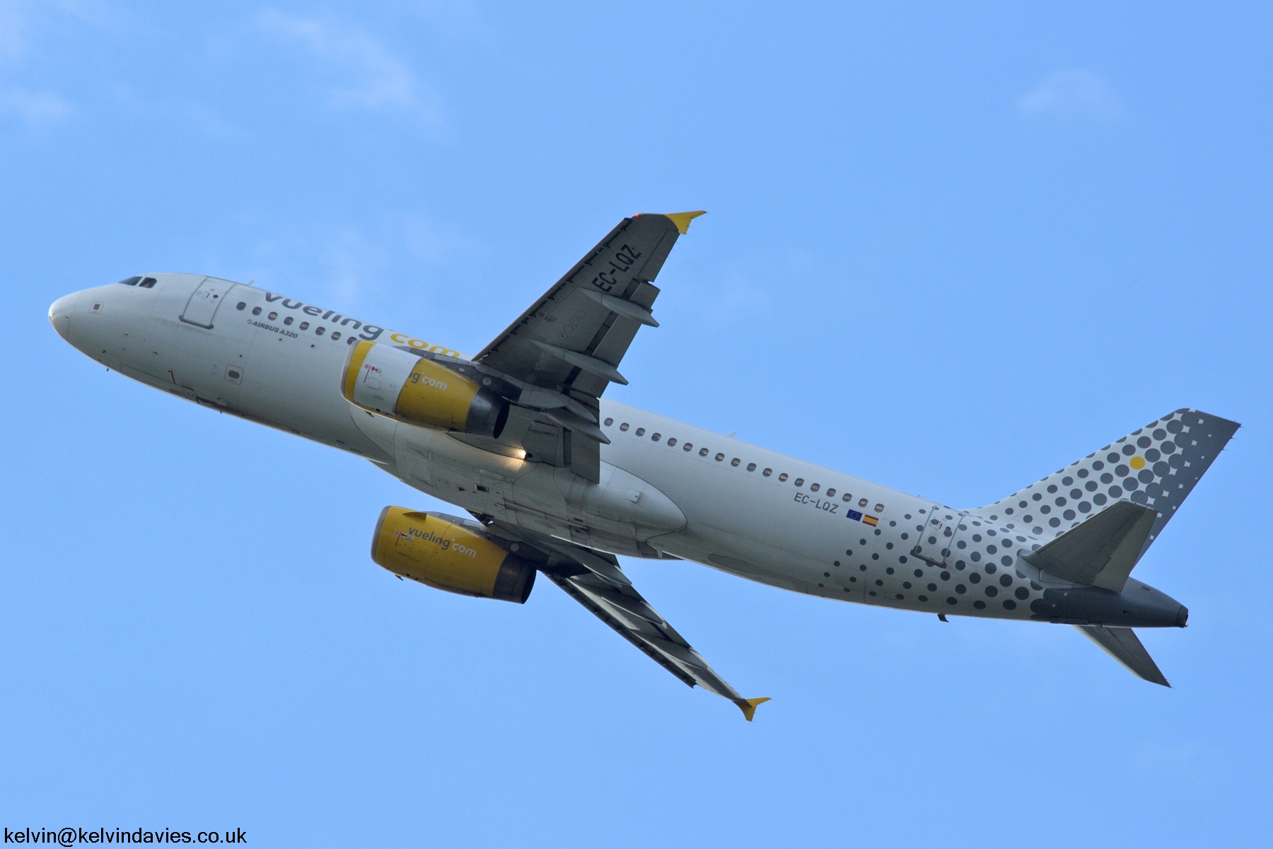 Vueling Airlines A320 EC-LQZ