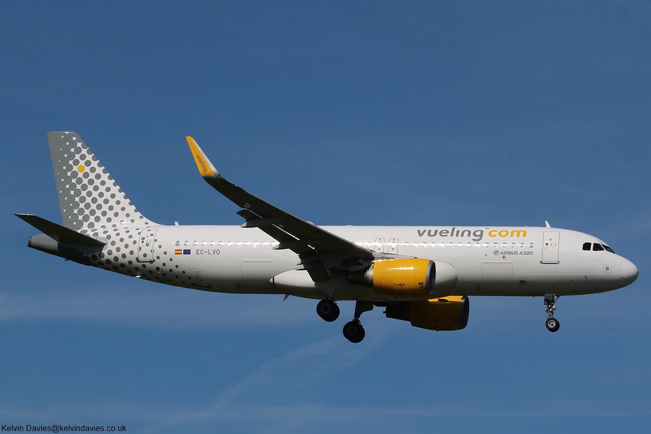 Vueling Airlines A320 EC-LVO