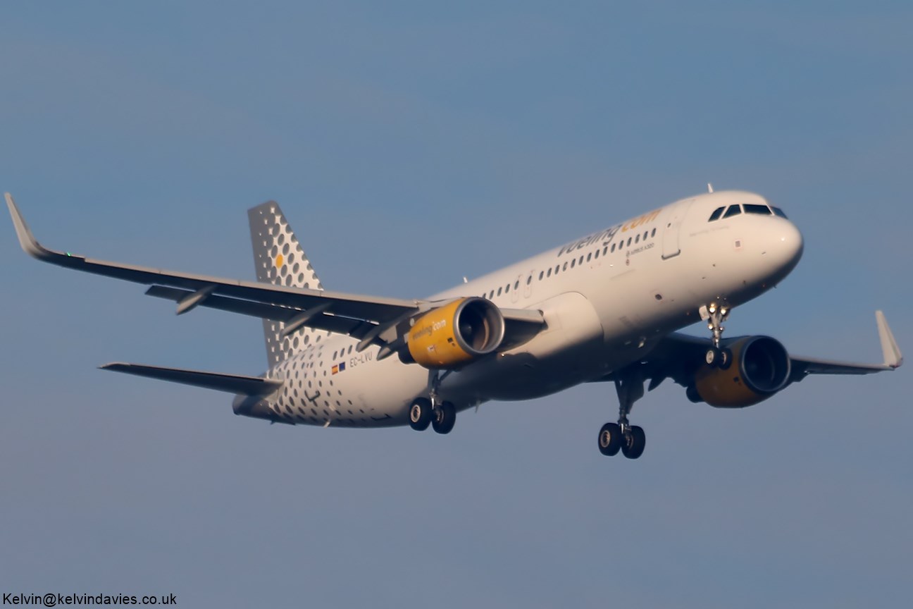 Vueling Airlines A320-200 EC-LVU