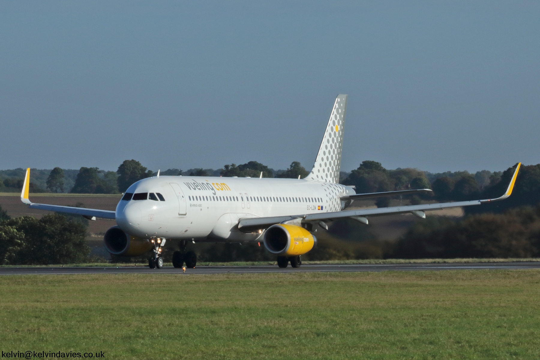 Vueling Airlines A320 EC-LZM