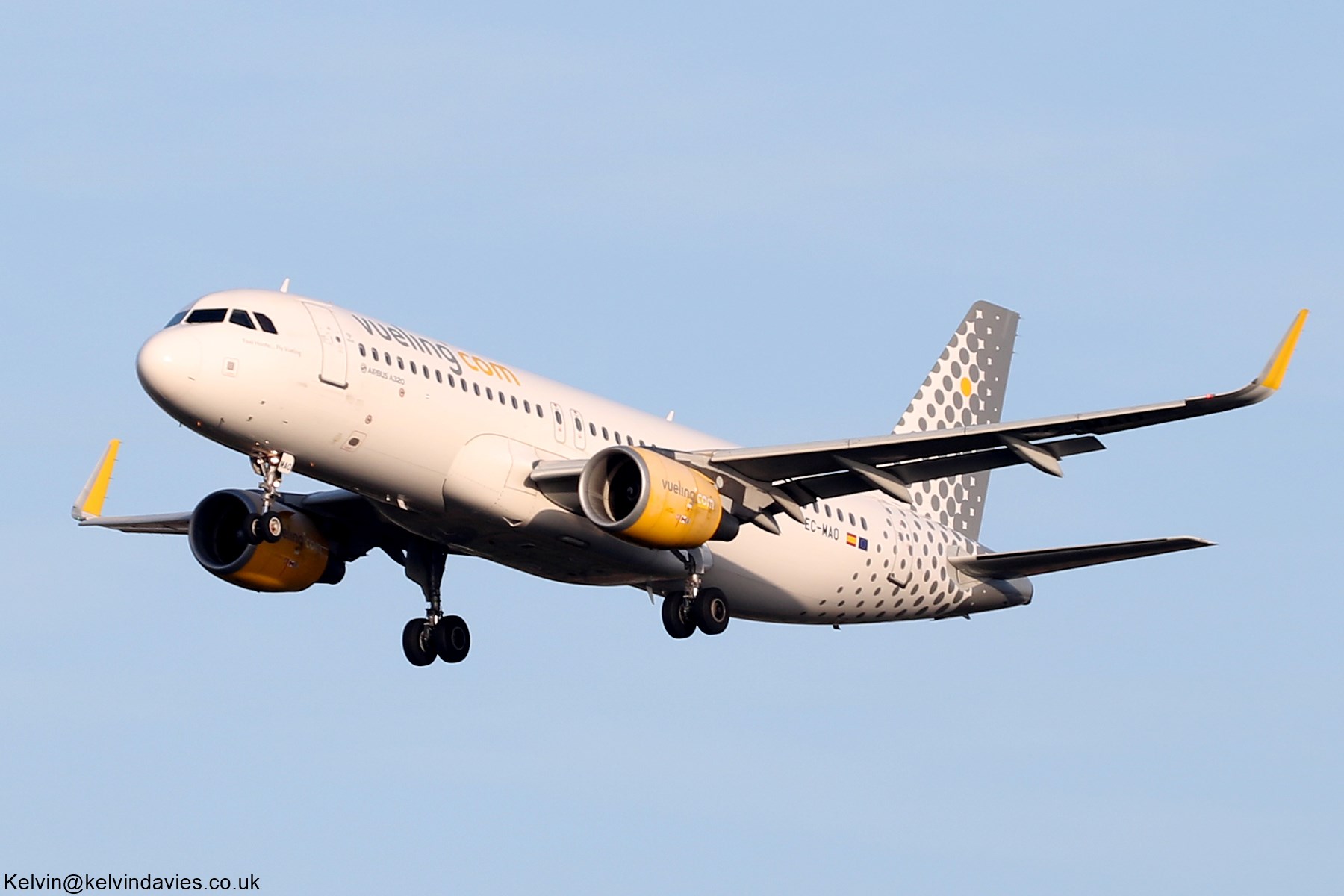 Vueling Airlines A320 EC-MAO
