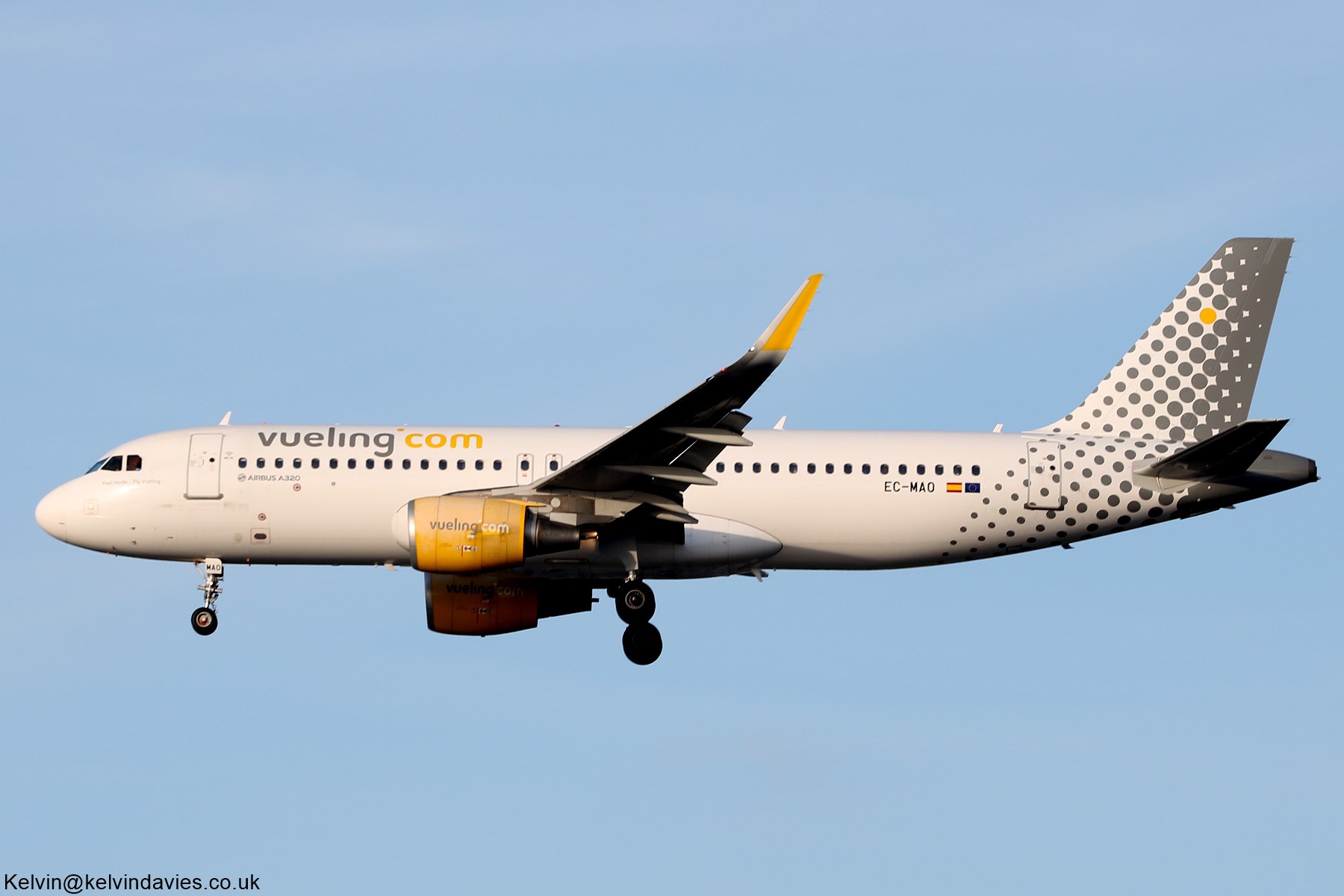 Vueling Airlines A320 EC-MAO