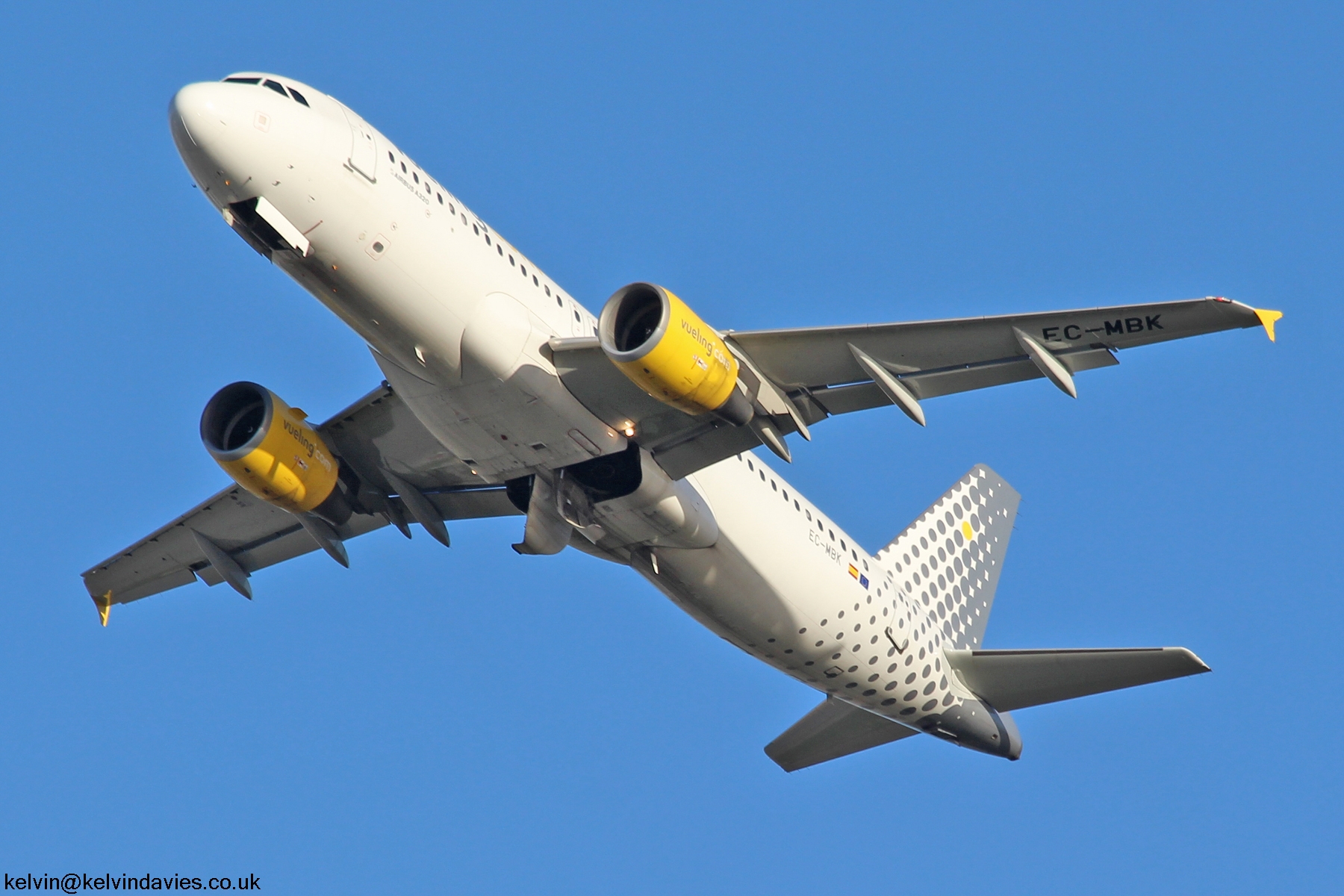 Vueling Airlines A320 EC-MBK