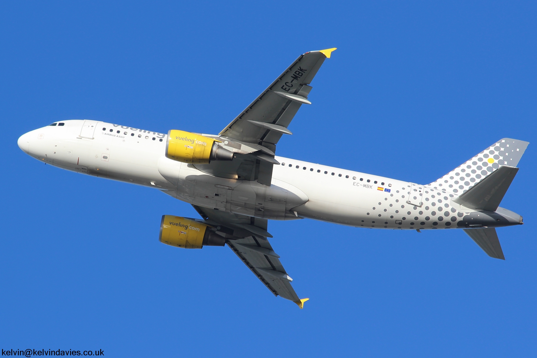 Vueling Airlines A320 EC-MBK