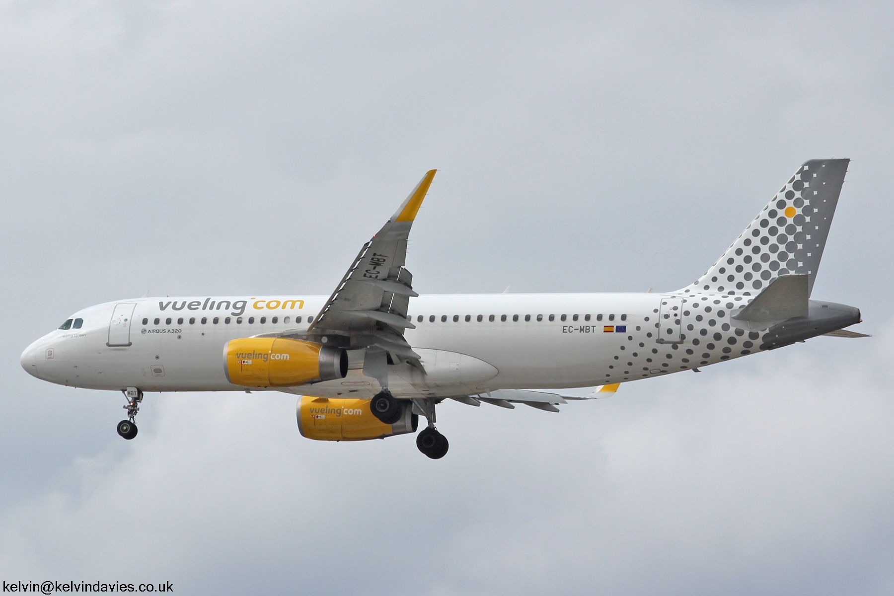 Vueling Airlines A320 EC-MBT