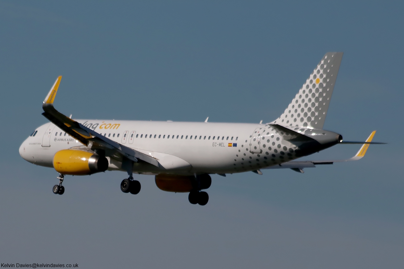 Vueling Airlines A320 EC-MEL