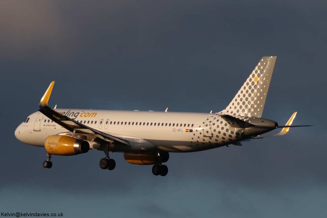 Vueling Airlines A320 EC-MFL