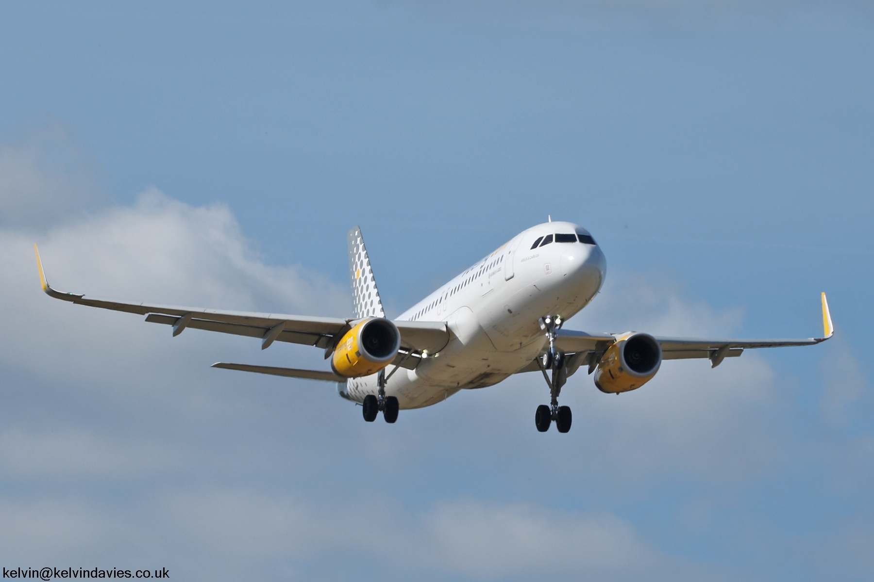 Vueling Airlines A320 EC-MKN