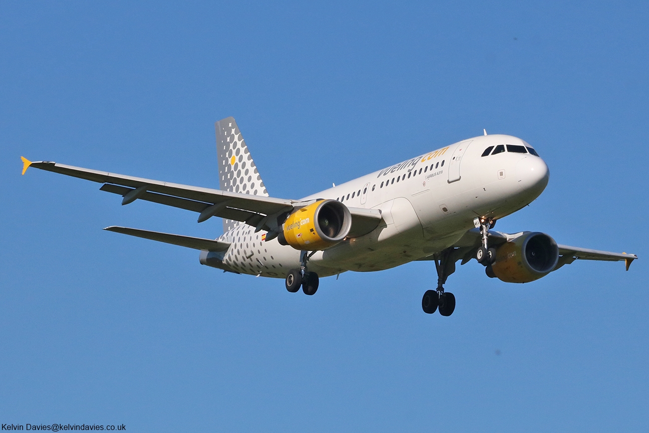 Vueling Airlines A319 EC-MKV