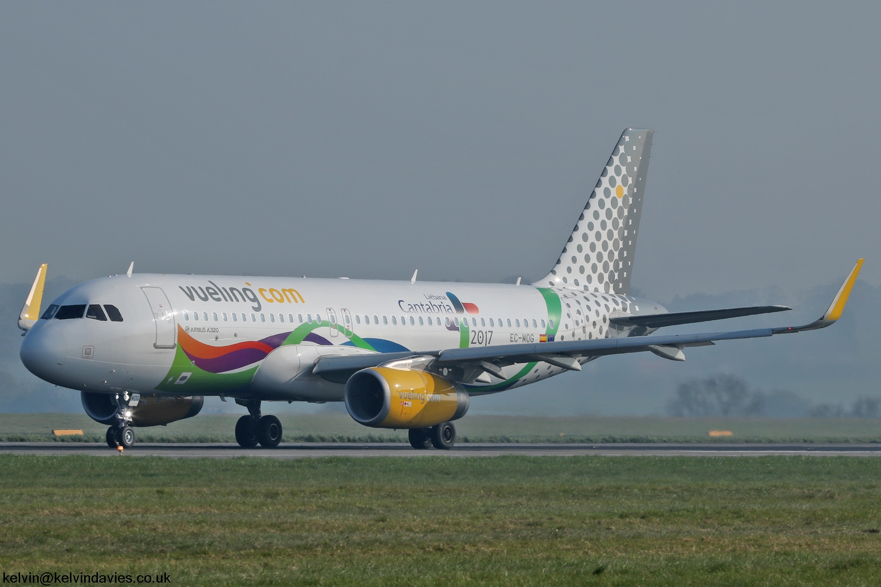 Vueling Airlines A320 EC-MOG