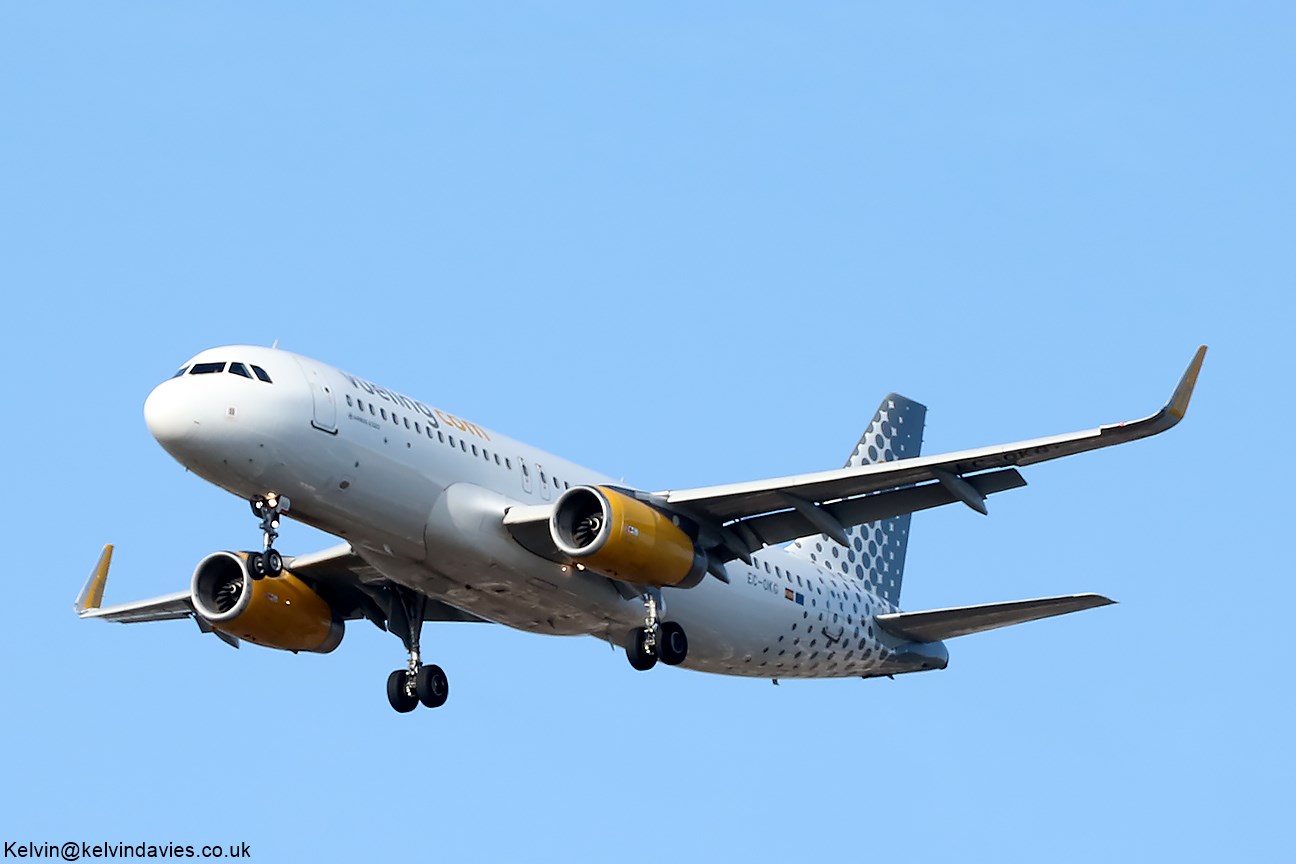 Vueling Airlines A320 EC-OKG