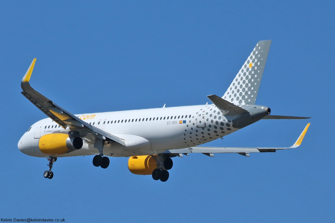 Vueling Airlines A320 EC-OOV