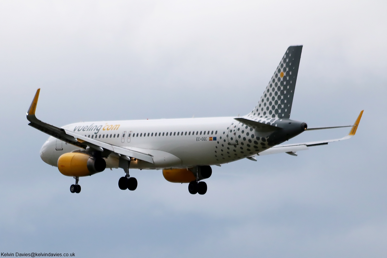 Vueling Airlines A320 EC-OQC