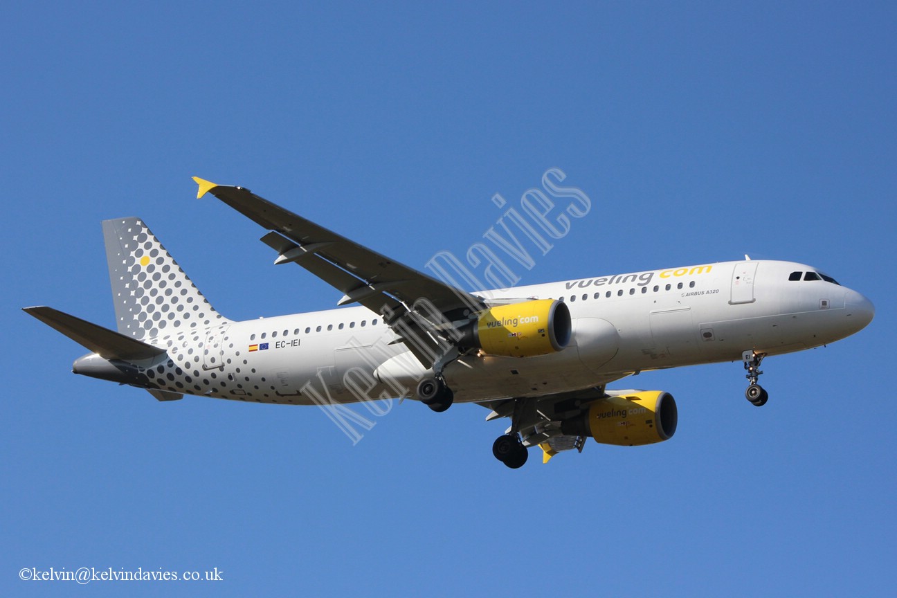 Vueling Airlines A320 EC-IEI