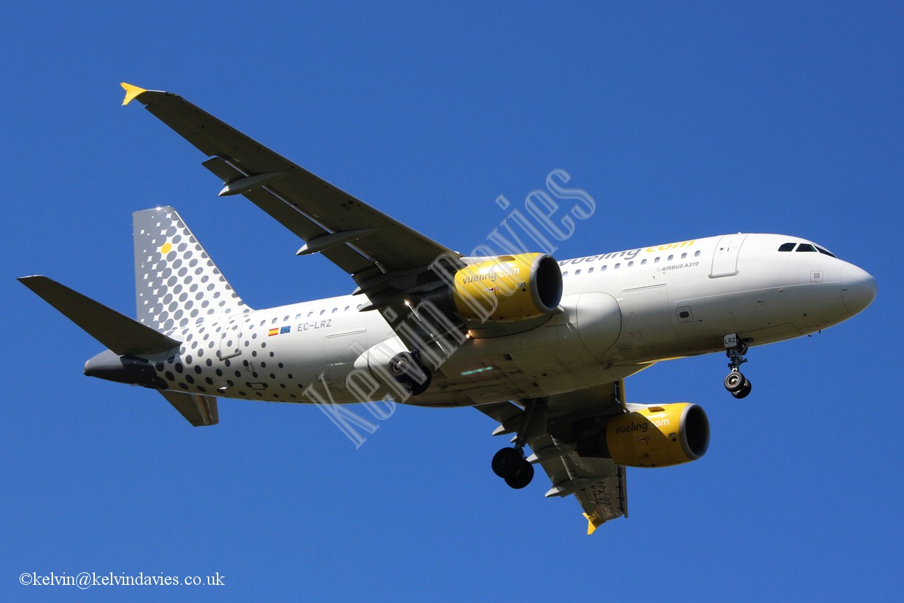 Vueling Airlines A320 EC-LRZ