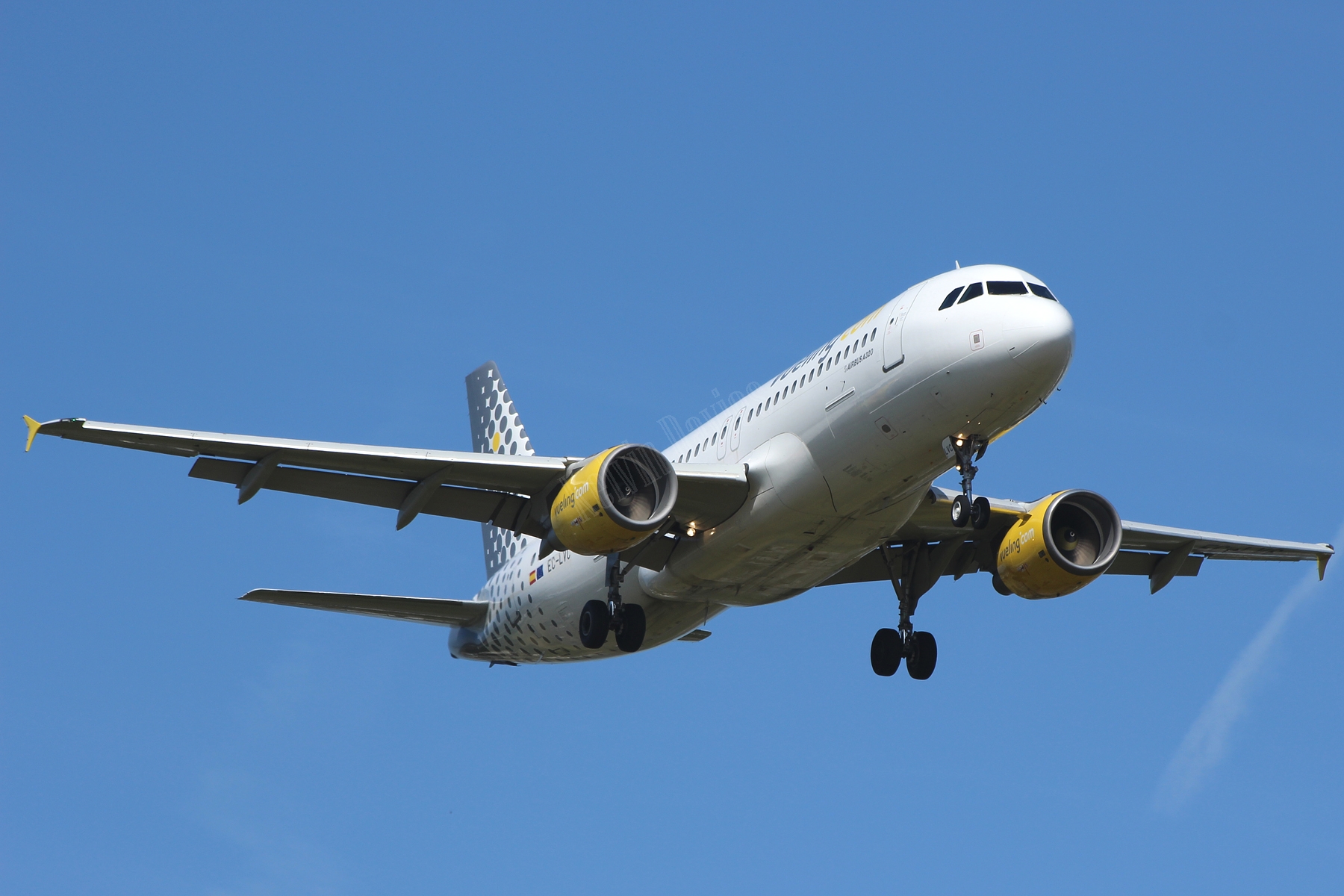 Vueling Airlines A320 EC-LVC