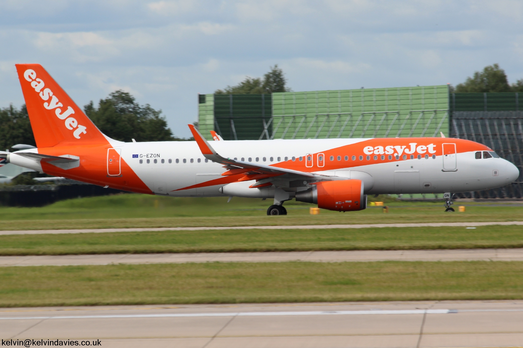 Easyjet A320 G-EZON