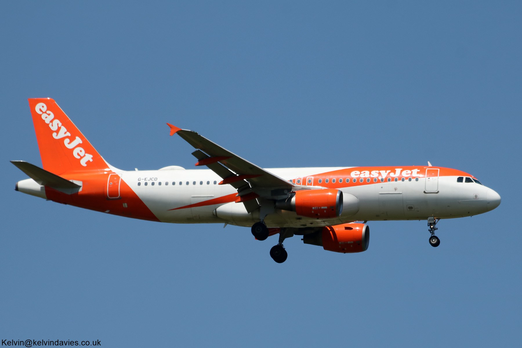 easyJet UK A320 G-EJCD