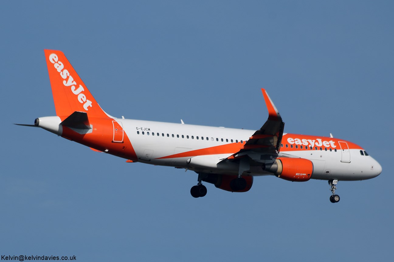 easyJet UK A320-200 G-EJCM