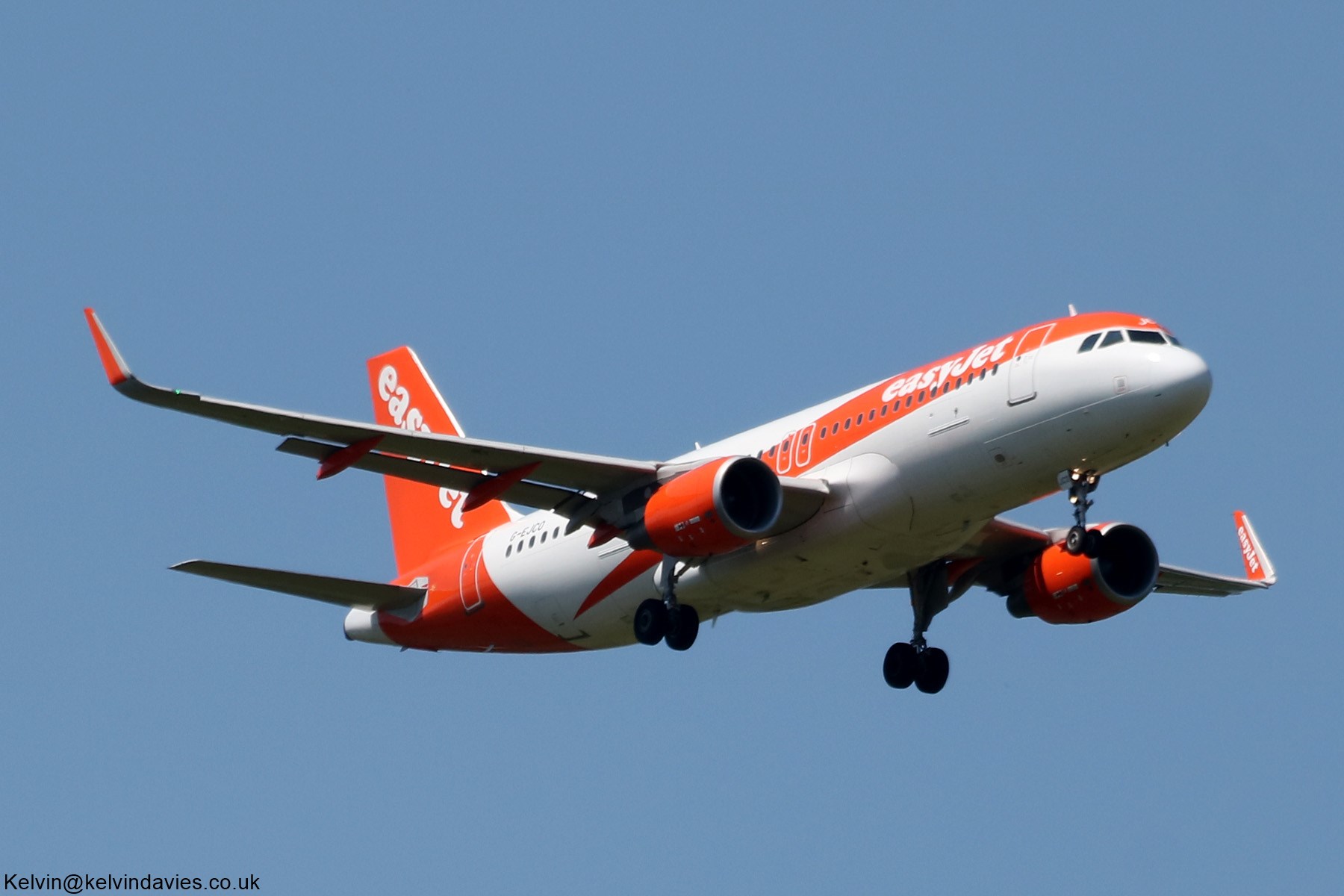 easyJet UK A320 G-EJCO
