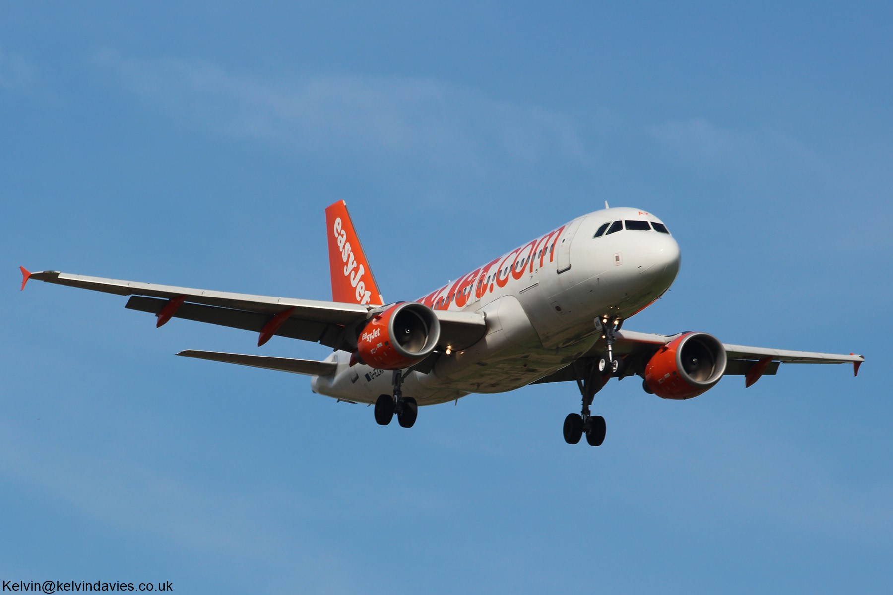 easyJet A319 G-EZAK