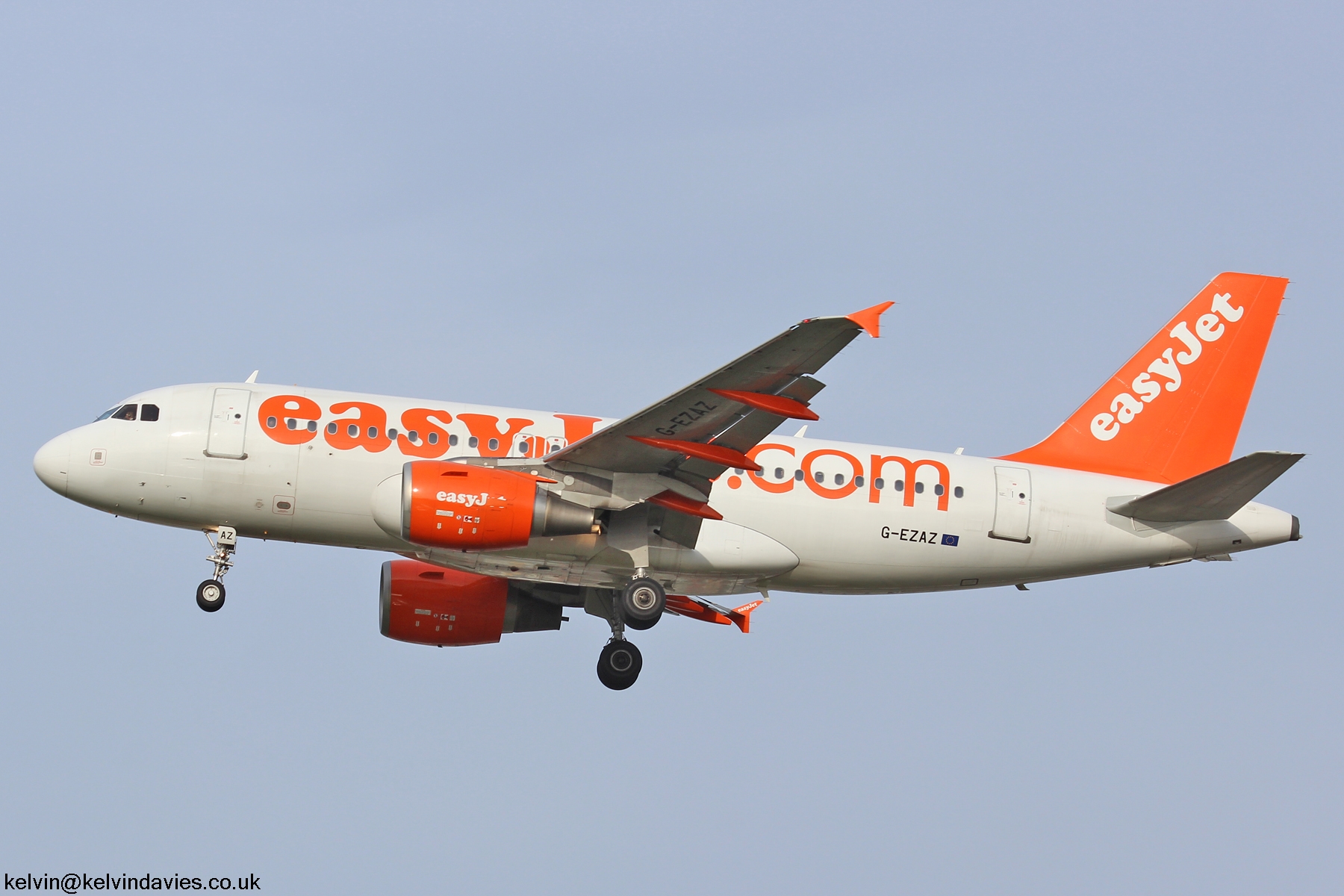 easyJet A319 G-EZAZ