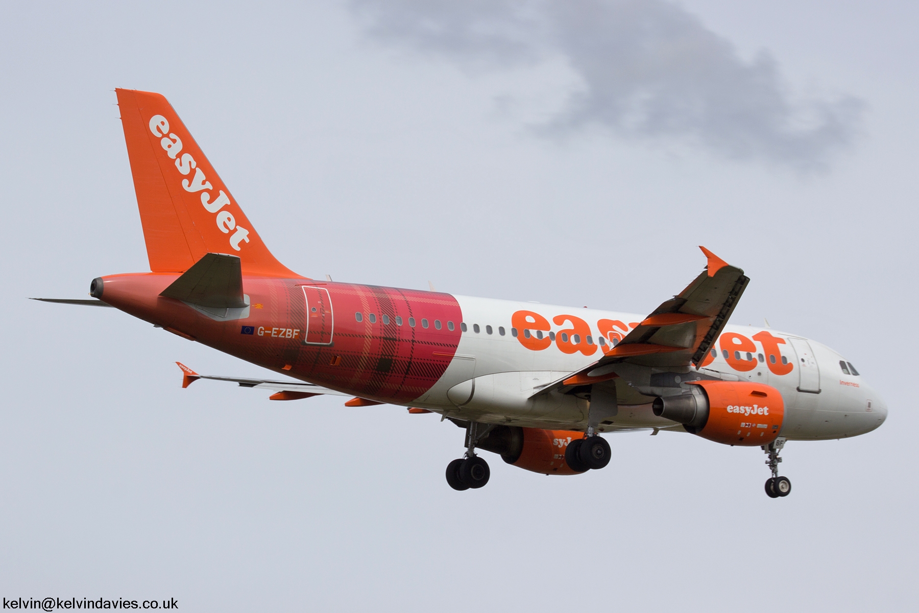 EasyJet A319 G-EZBF