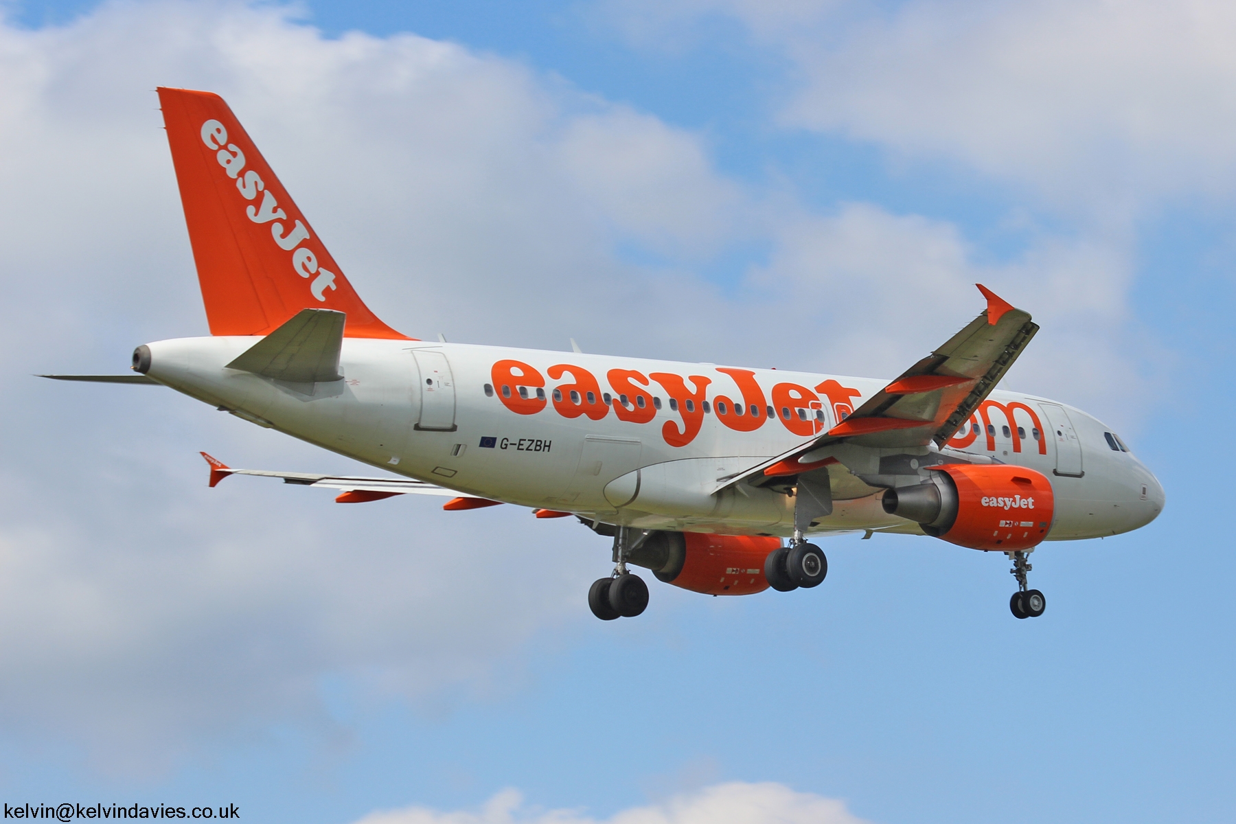 Easyjet A319 G-EZBH