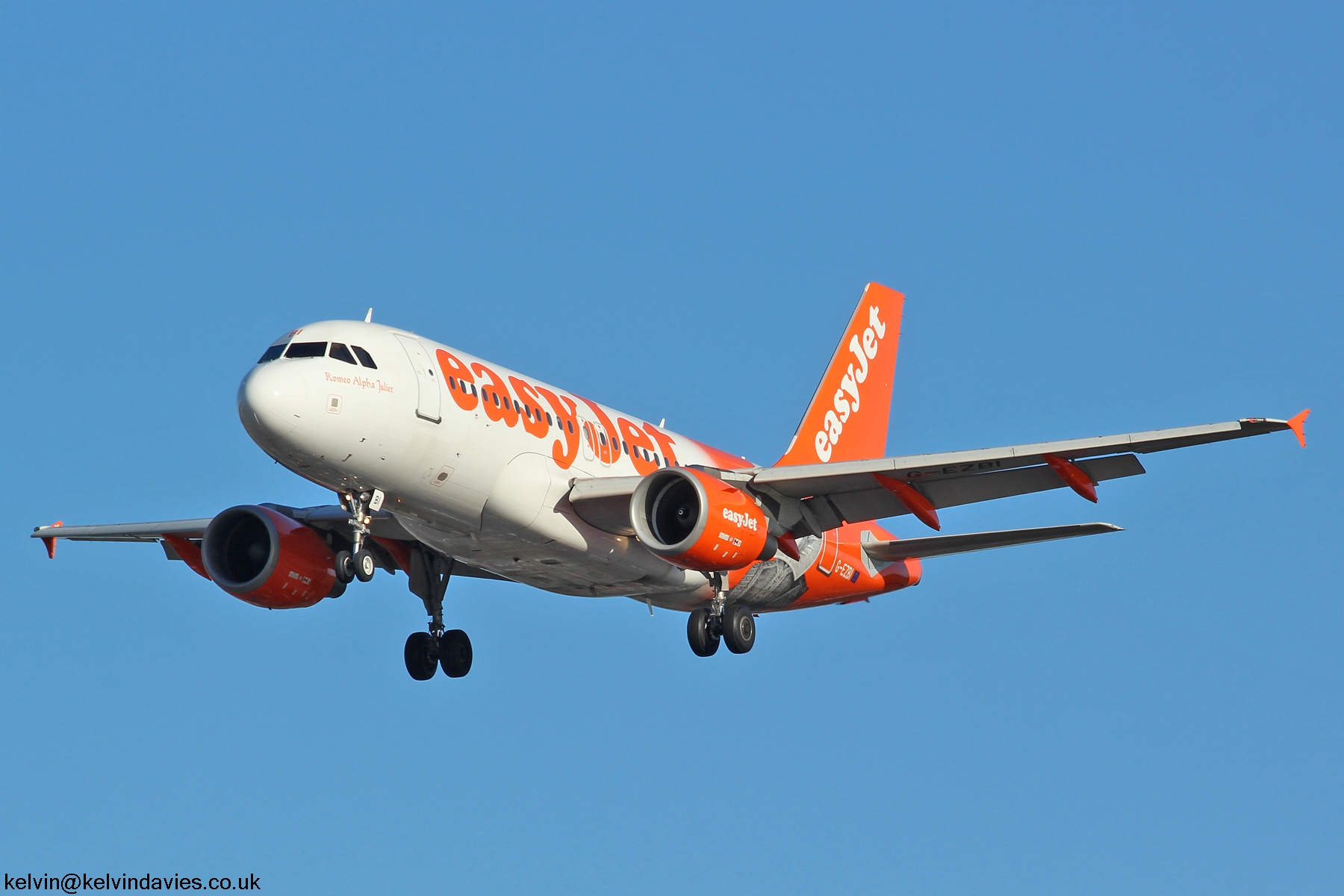 Easyjet A319 G-EZBI
