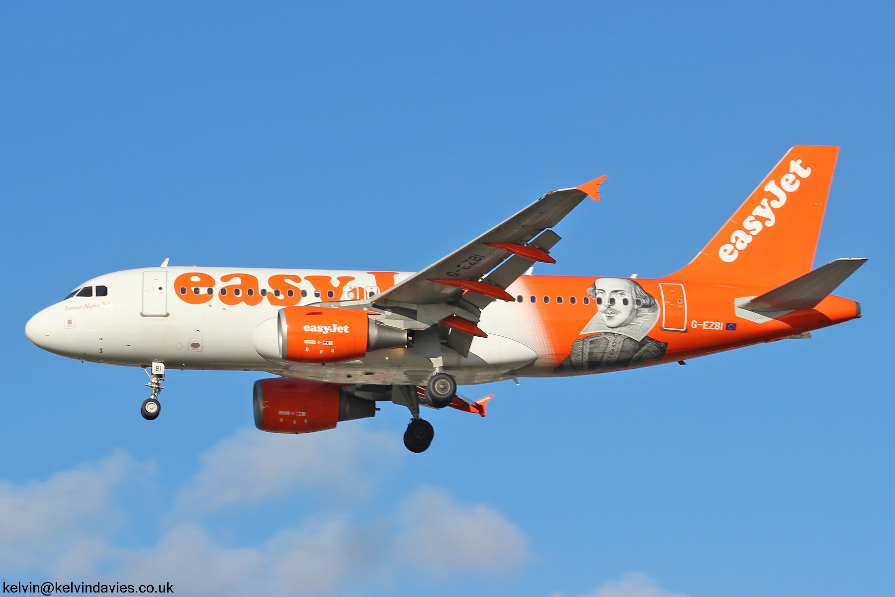 Easyjet A319 G-EZBI
