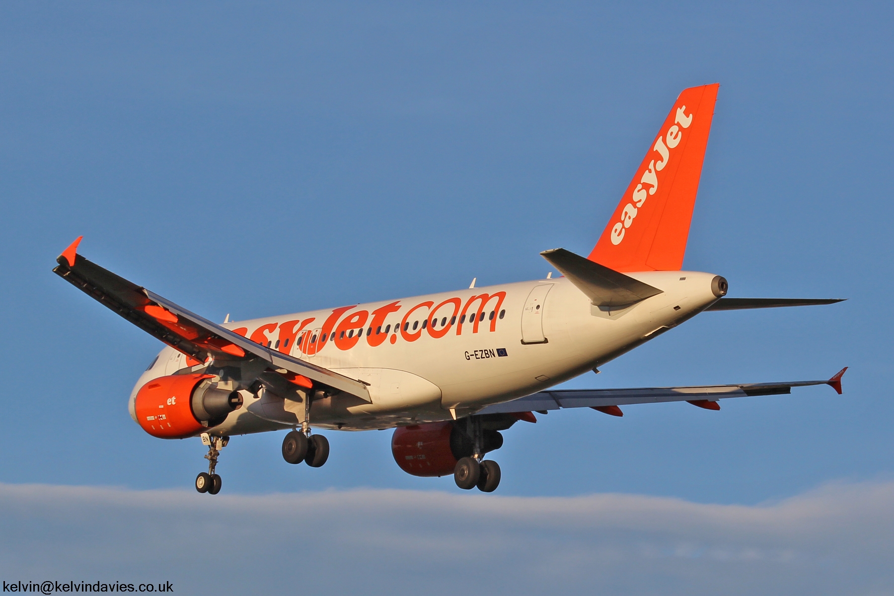 easyJet A319 G-EZBN