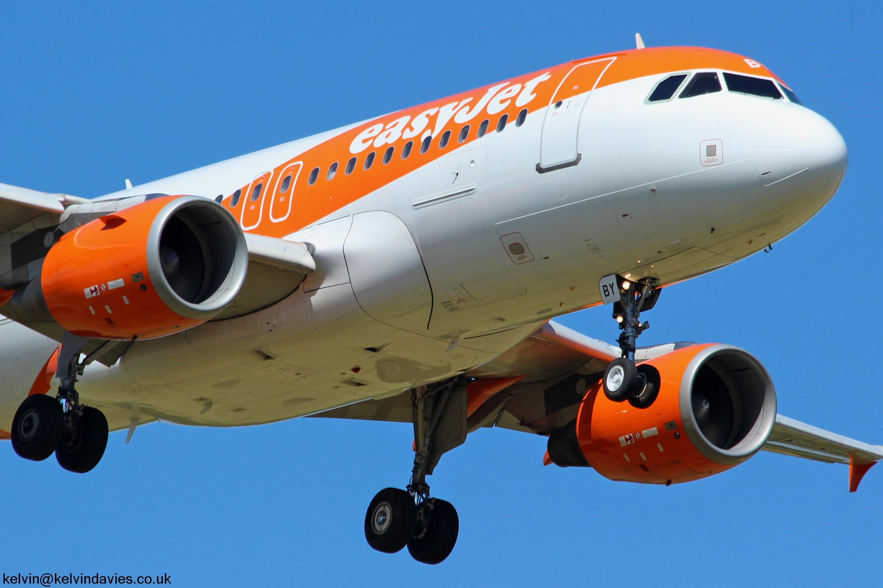 Easyjet A319 G-EZBY