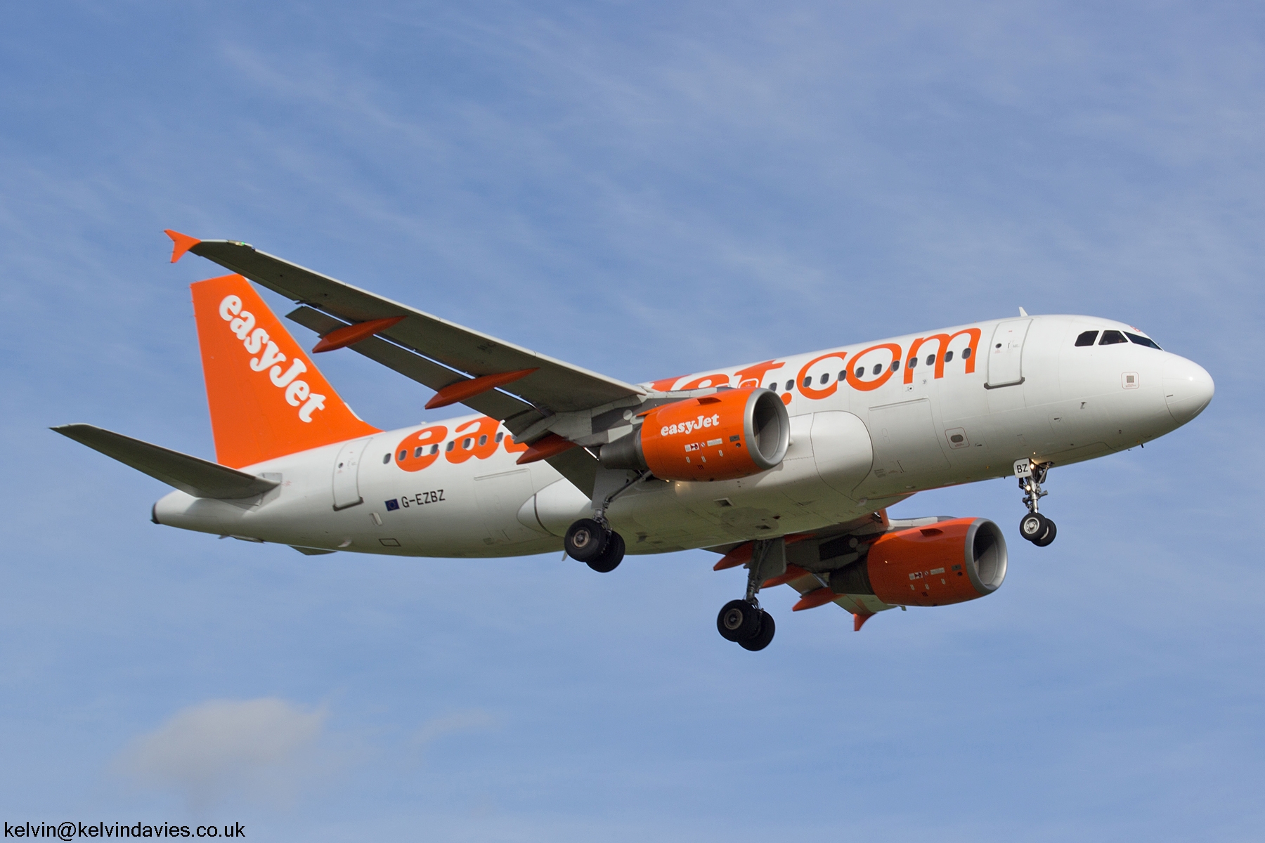 EasyJet A319 G-EZBZ