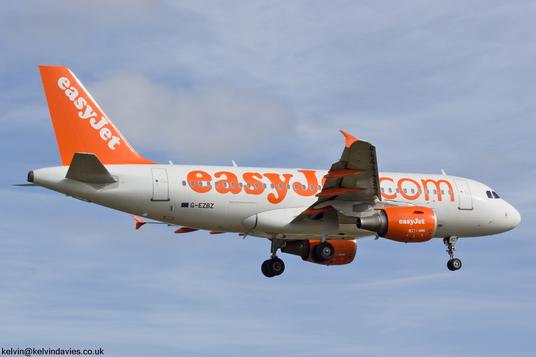 EasyJet A319 G-EZBZ
