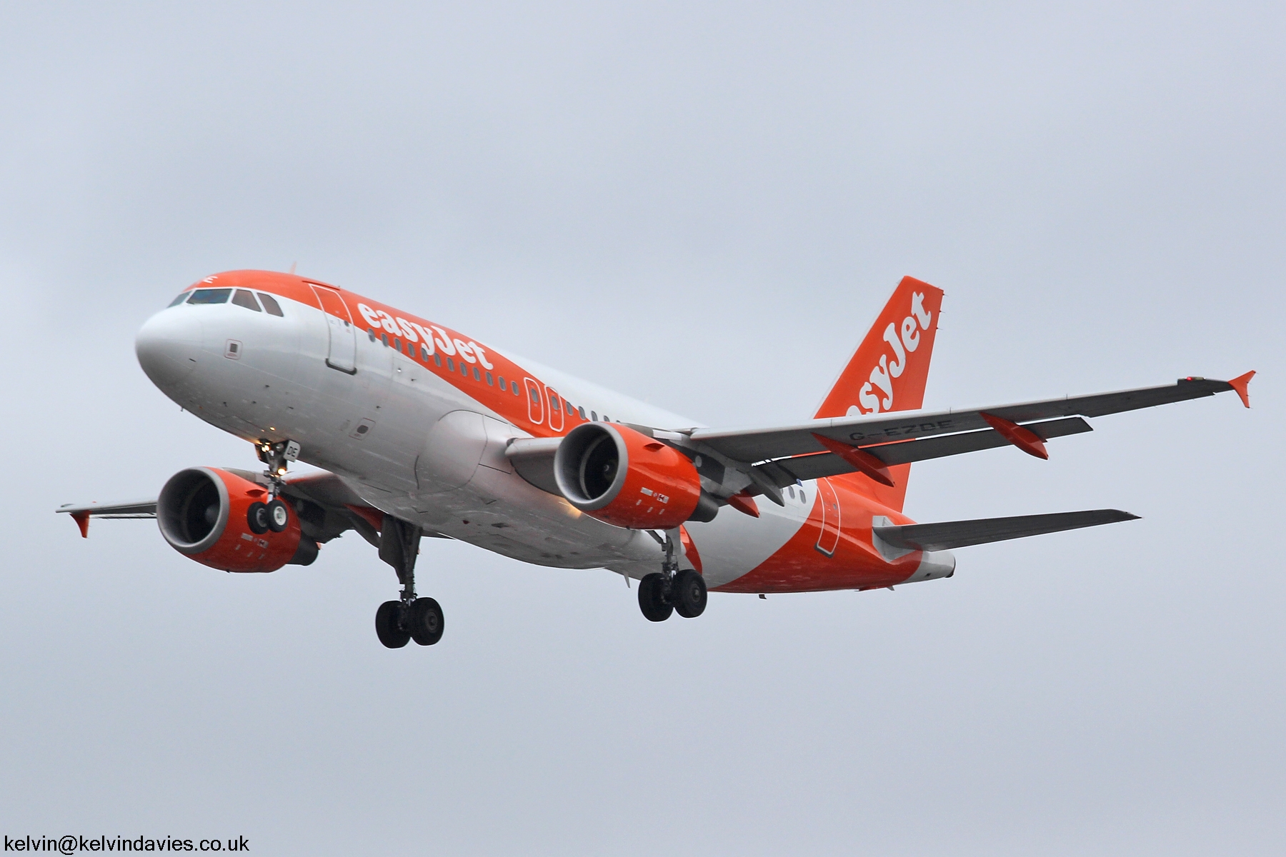 easyJet A319 G-EZDE