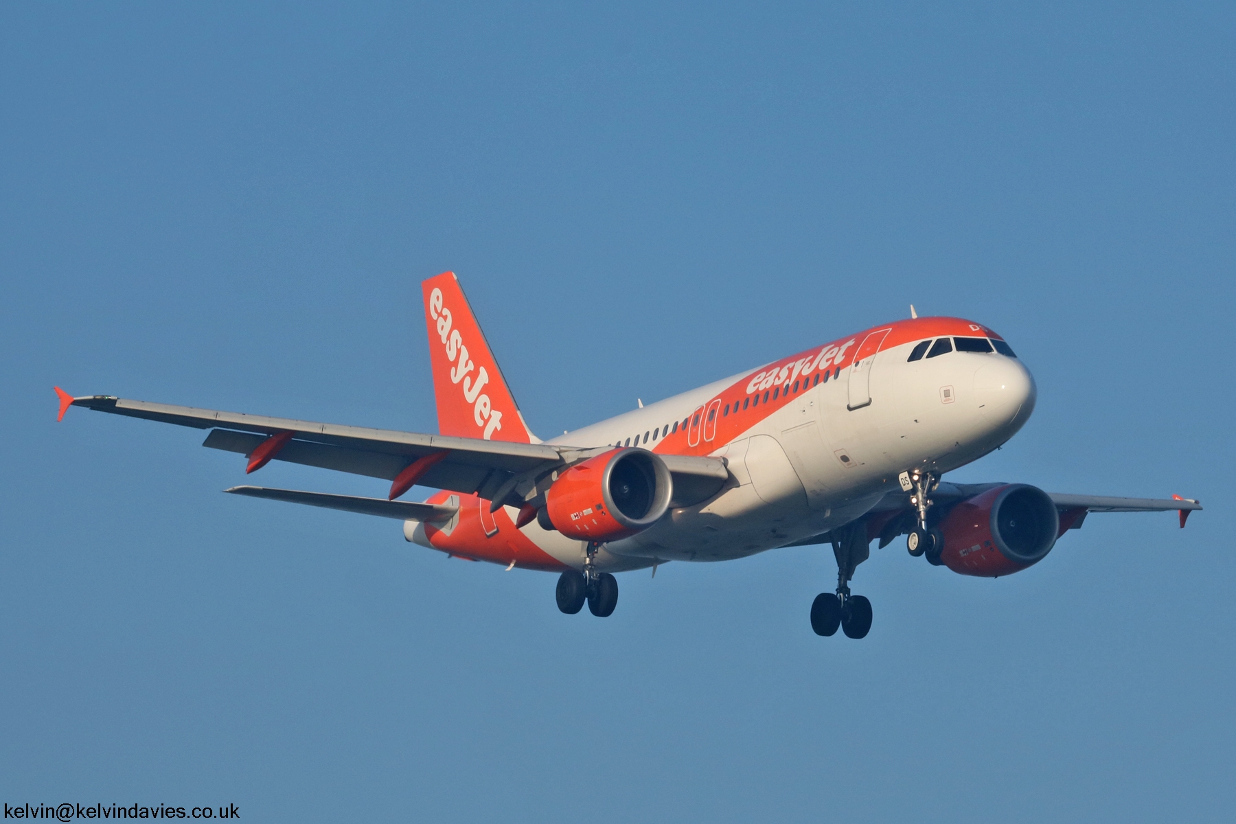 easyJet A319 G-EZDS