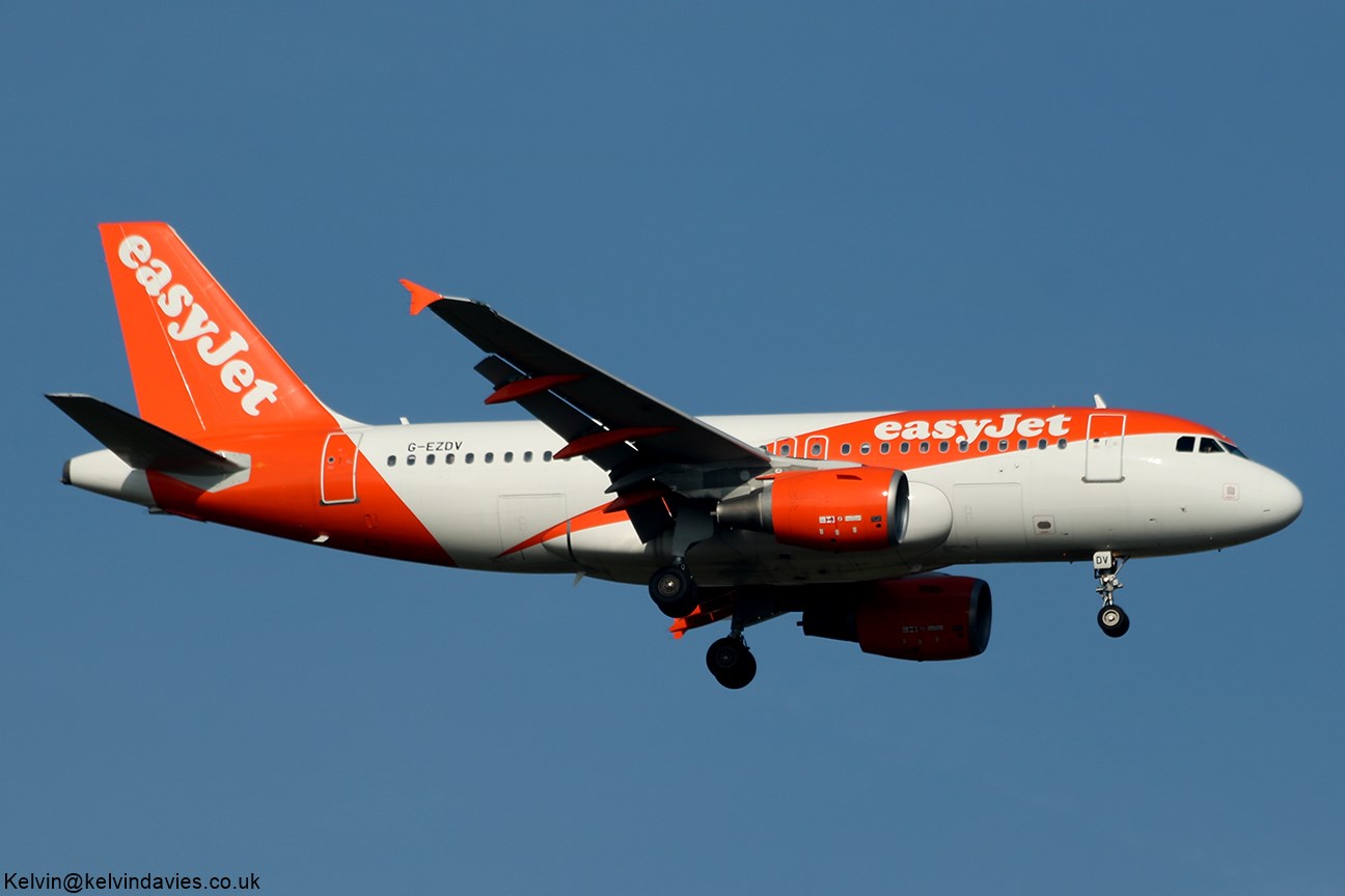 easyJet UK A319-100 G-EZDV