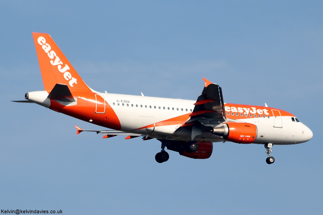 easyJet UK A319-100 G-EZDV