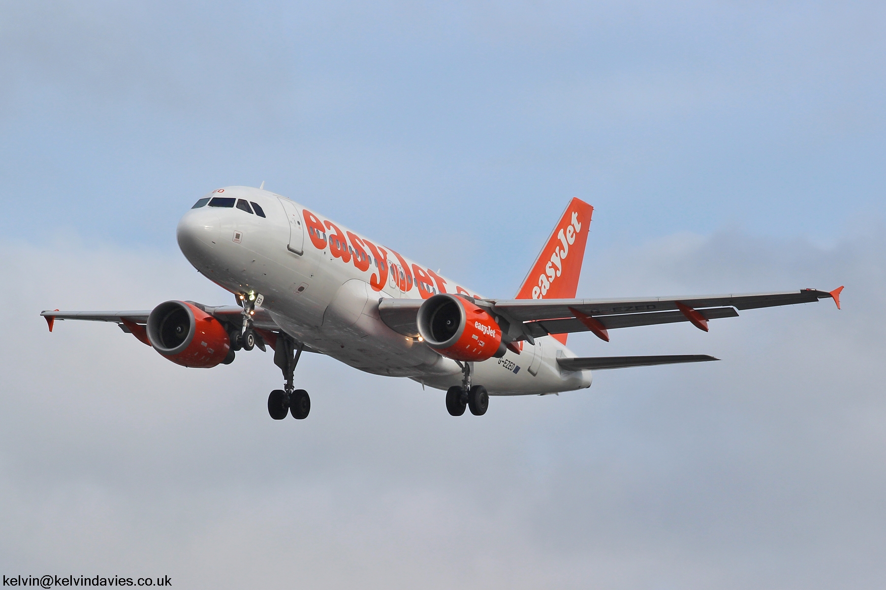 easyJet A319 G-EZED