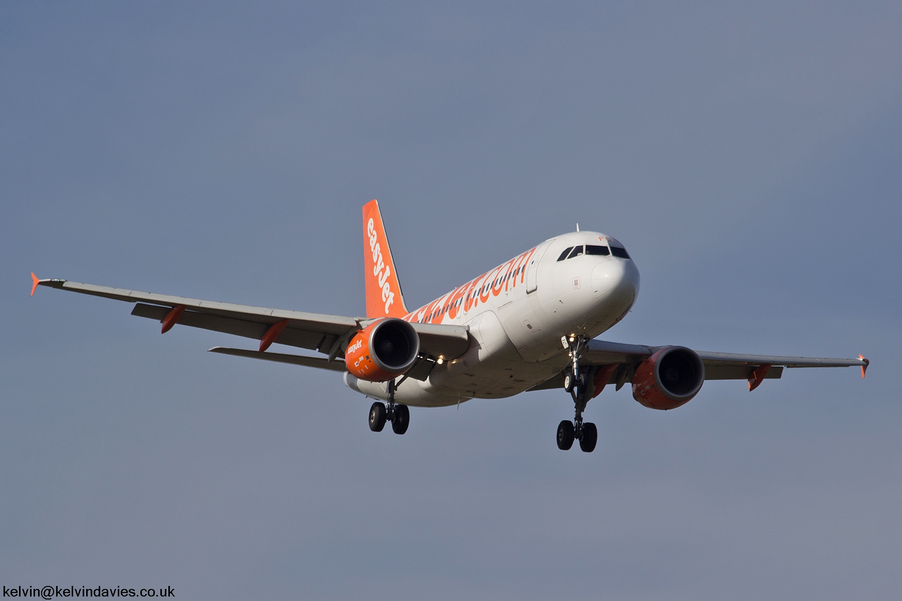 easyJet A319 G-EZFC