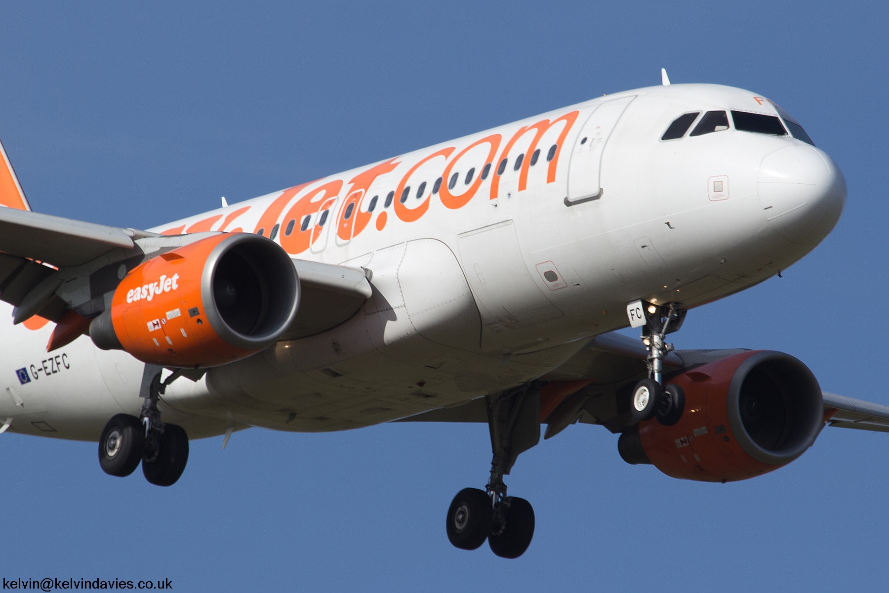 easyJet A319 G-EZFC