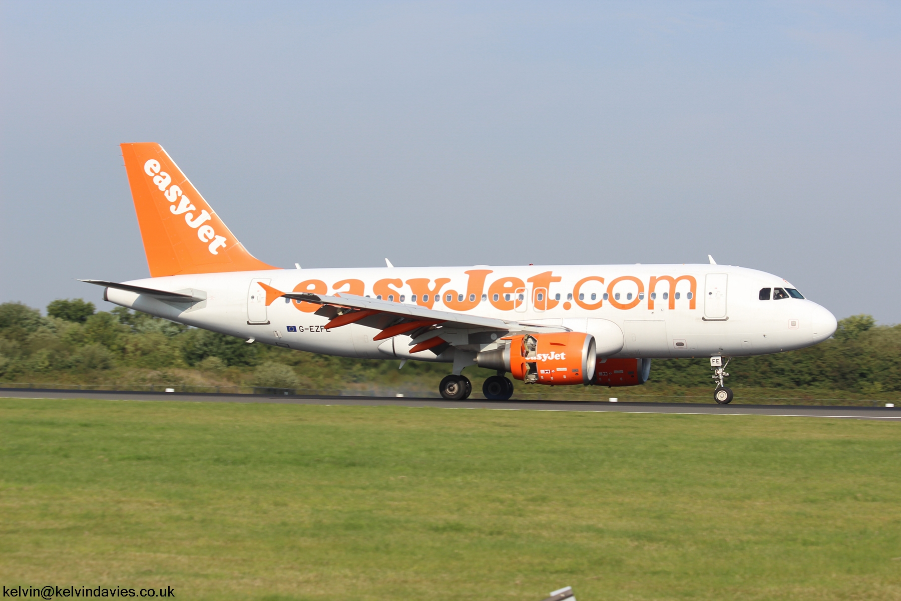 Easyjet A319 G-EZFE
